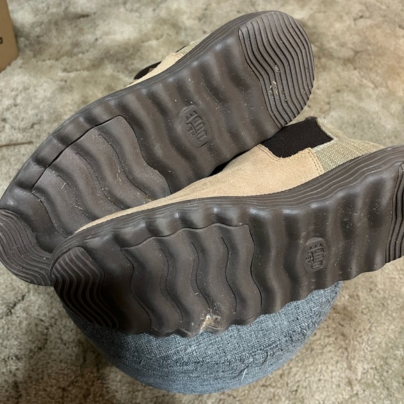 Hey Dude Women's Tan Ankle Boots - Picture 3 of 3